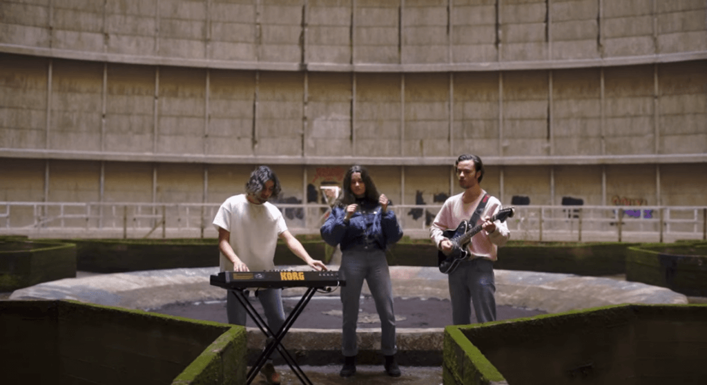 Clip de Ninety's Story - APO